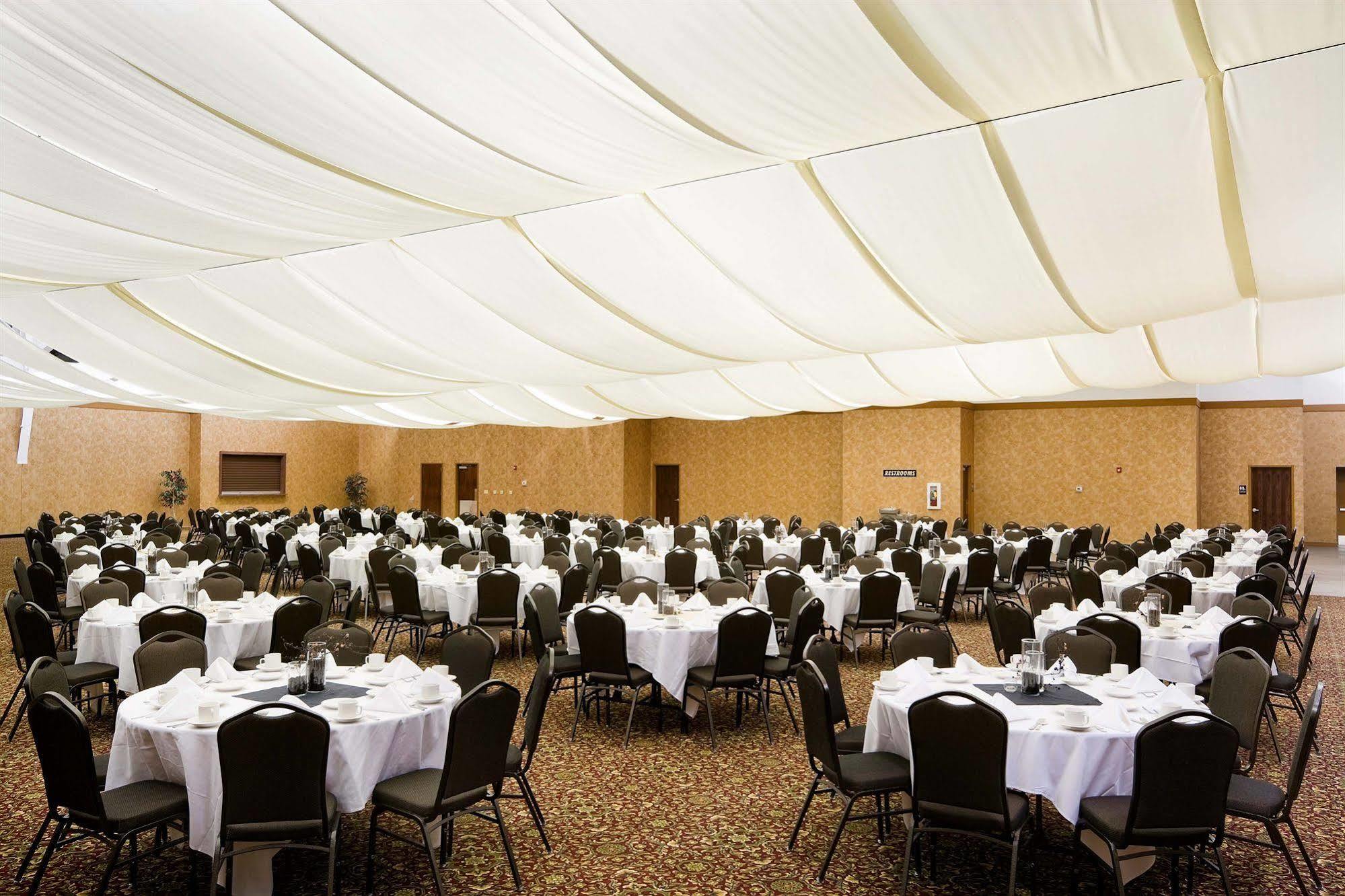 Lake Okoboji Resort And Conference Center Exterior photo